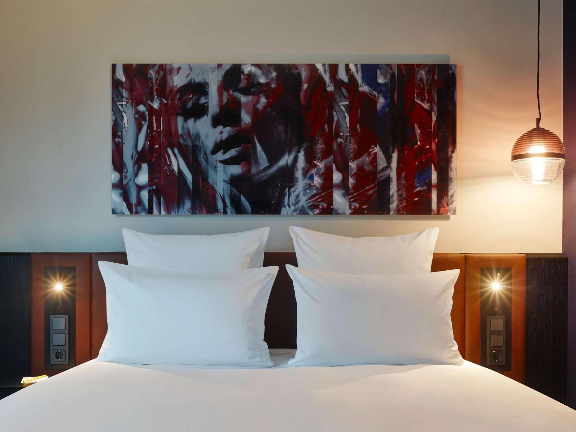 Hotel Tribe 4*